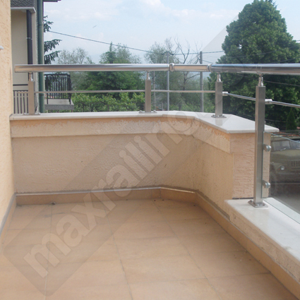 Иноксови парапети за стълби  със стъкло